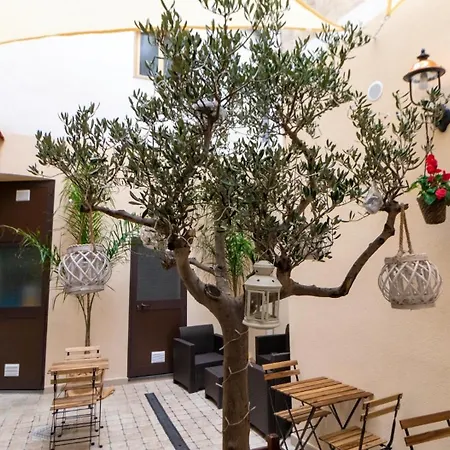 Siculis Domus فندق مبيت وإفطار *
